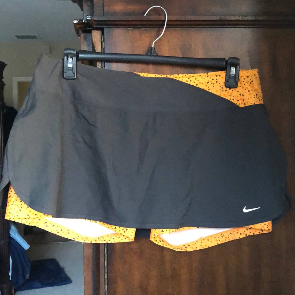 Nike xl dri fit.